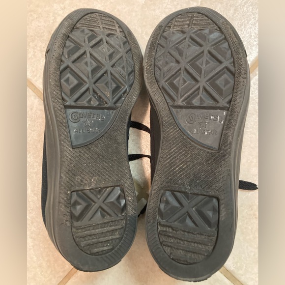 Chuck Taylor All Star Classic Sneaker - Picture 4 of 5